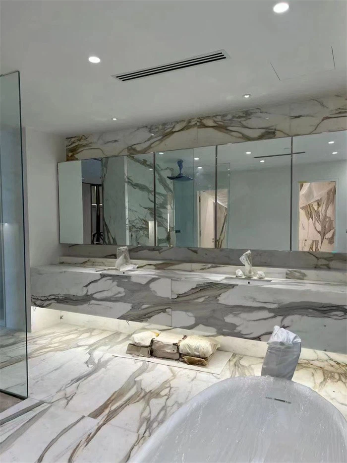 Calacatta Gold Marble Tile 18x18